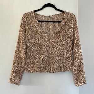 NWOT Abercrombie Tan and White Floral Long Sleeve Flowy Boho Top